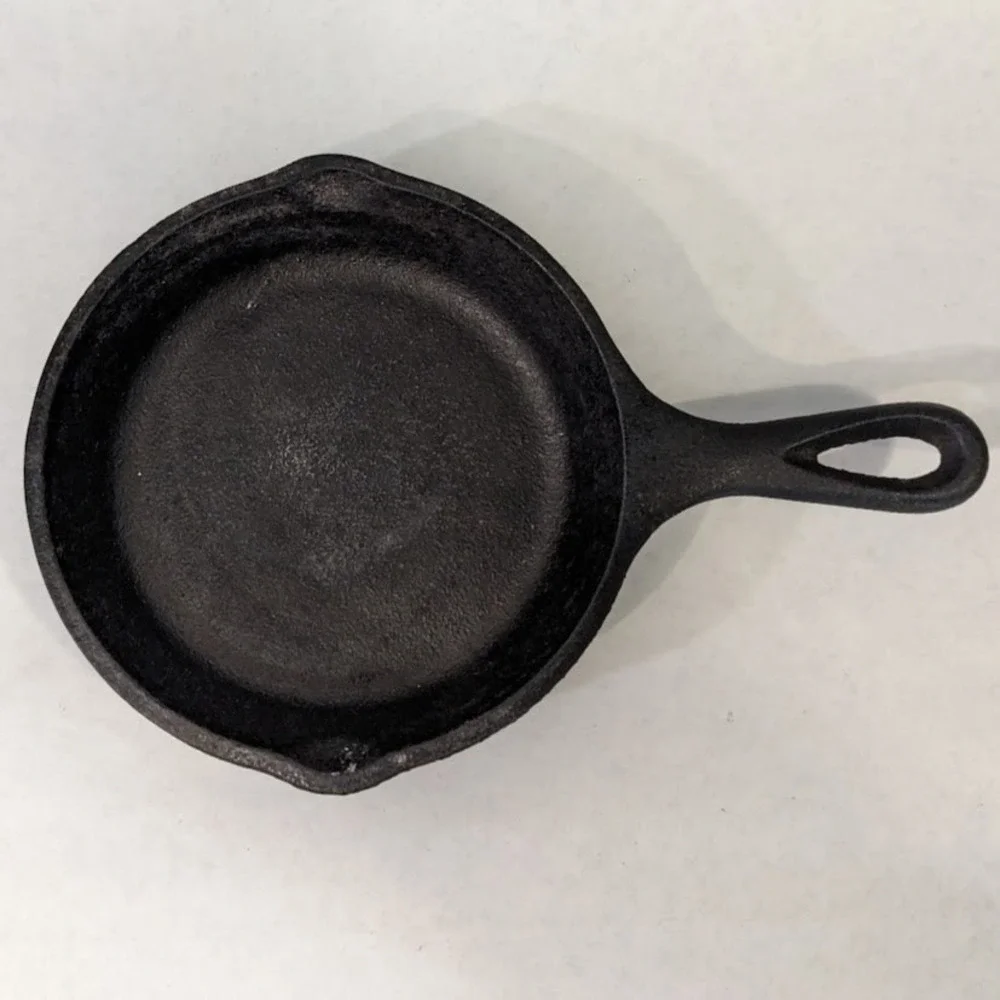Lodge 5 Inch Cast Iron Skillet Round Pan with Pour Spouts Made in USA Black